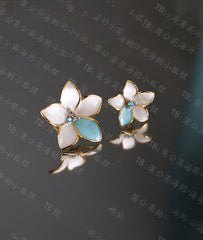 Lumine Flower Inteyvat Stud Earrings