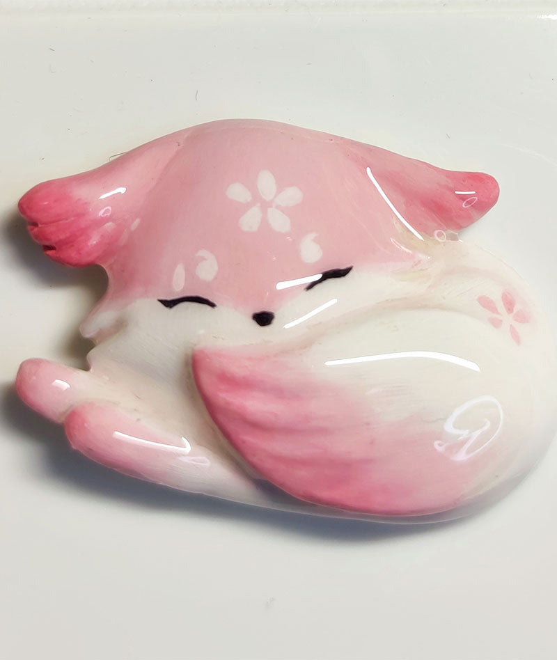 Genshin Impact Yae Miko Fox Brooch & Keychain – GenshinFans