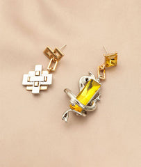 Zhongli Stud Earrings